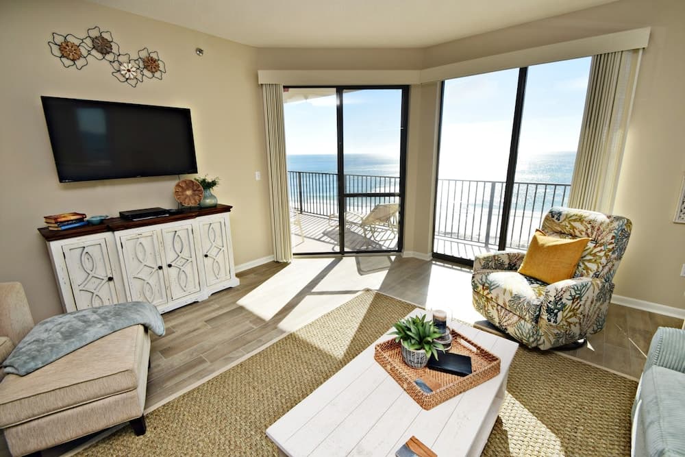 Phoenix Vii 71208 3 Bedroom Apts by Redawning