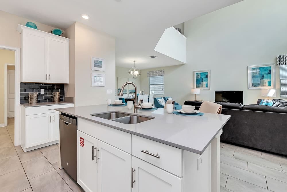 Stylish Home W/private Pool&spa, Near Disney!