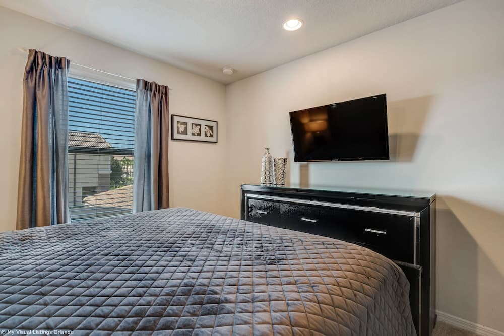 Free Waterpark Splash Pool BBQ Themed Rooms