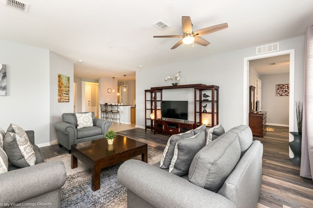 4840 Cayview Avenue #303