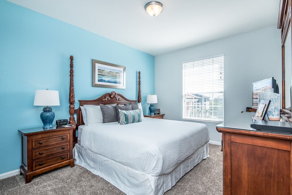 Top-floor Condo, Near Universal &convention Ctr