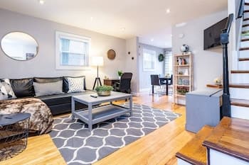 Gorgeous Home 10 min to DC by CozySuites