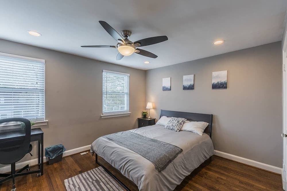 Beautiful 3br/2ba House with cozy backyard by CozySuites