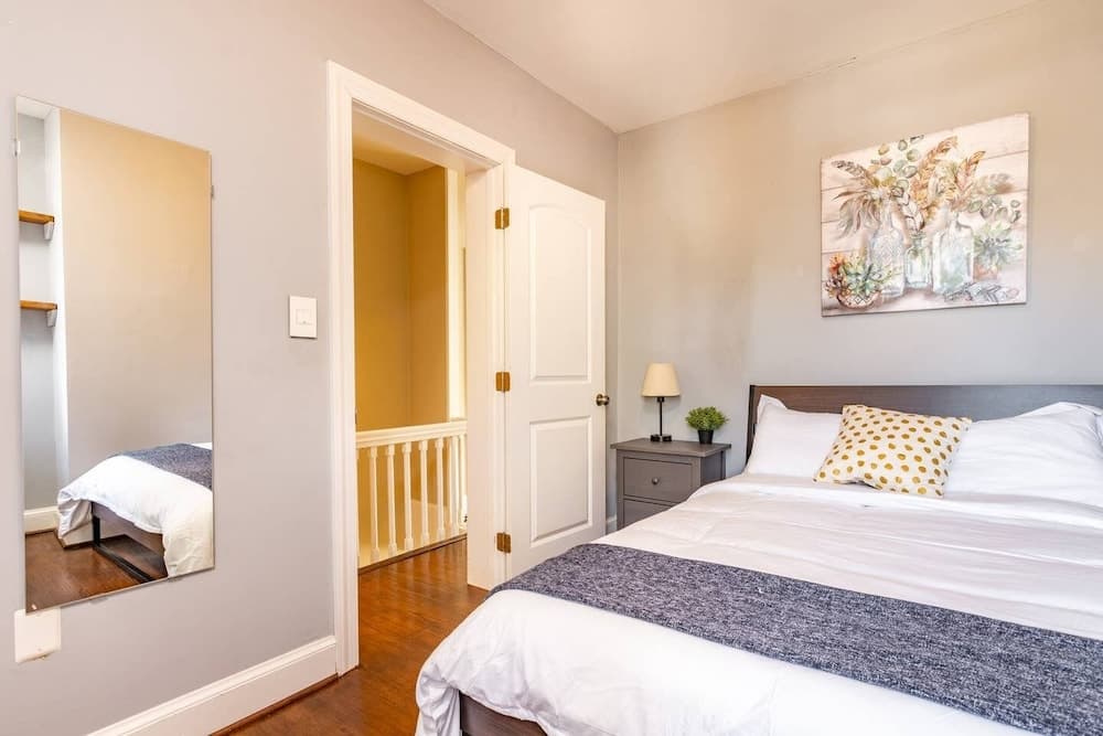 Luxe Old Town Colonial Home w/parking by CozySuites