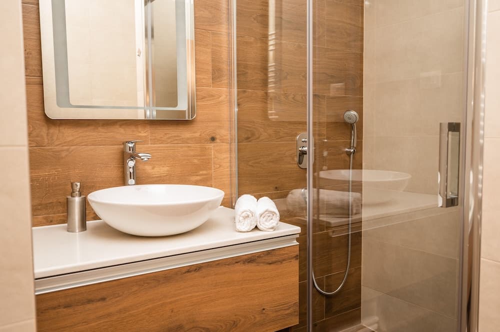 Modern and Bright Studio - Main Street