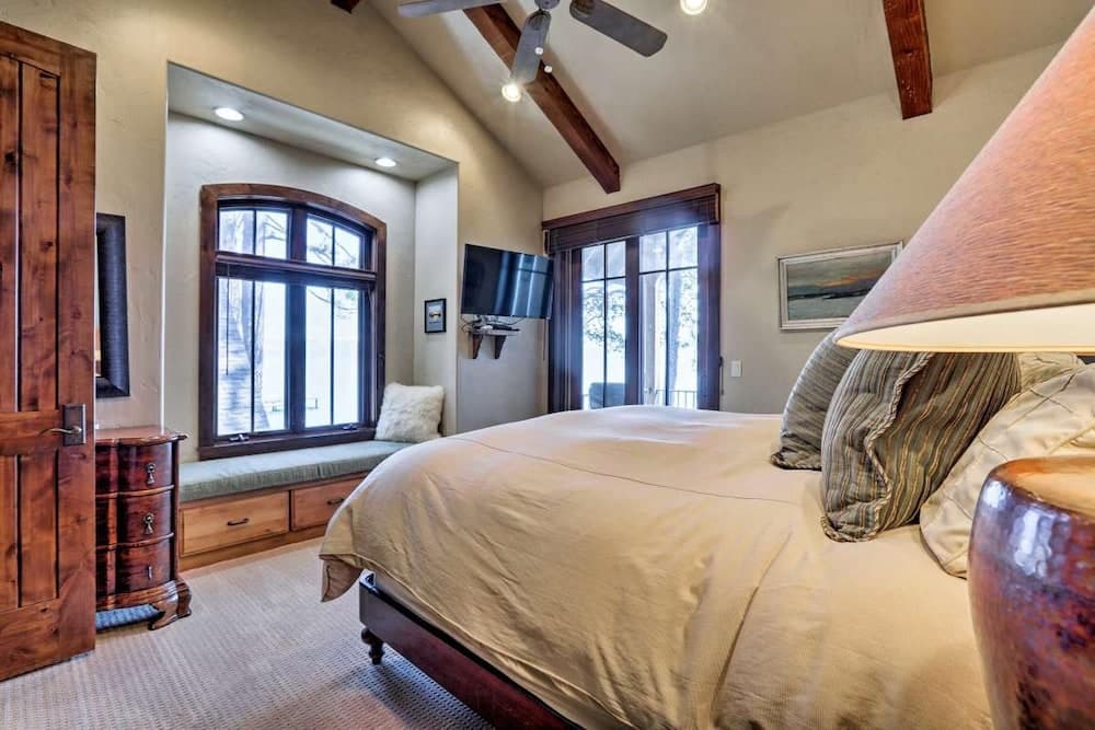 West Shore Lakefront! Walk to Homewood!