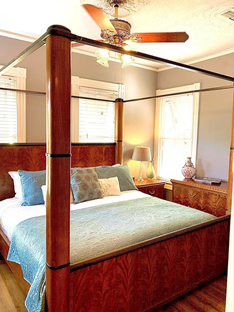 Peace & Plenty Inn Bed & Breakfast