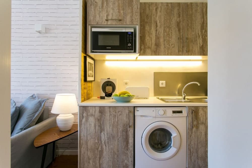 Park View 1 Bedroom Apartment in Alcântara