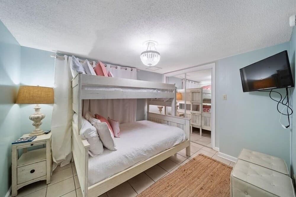 Sugar Beach 128 2 Bedroom Condo by Redawning