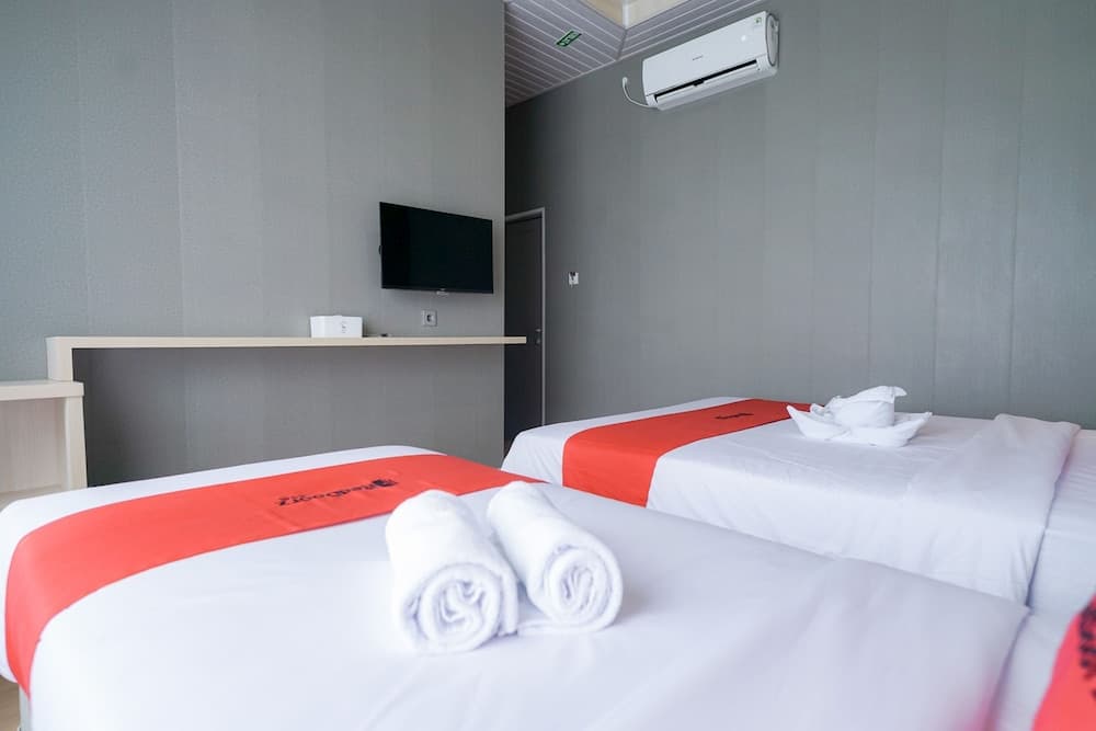 RedDoorz near Exit Toll Sirkuit Sentul