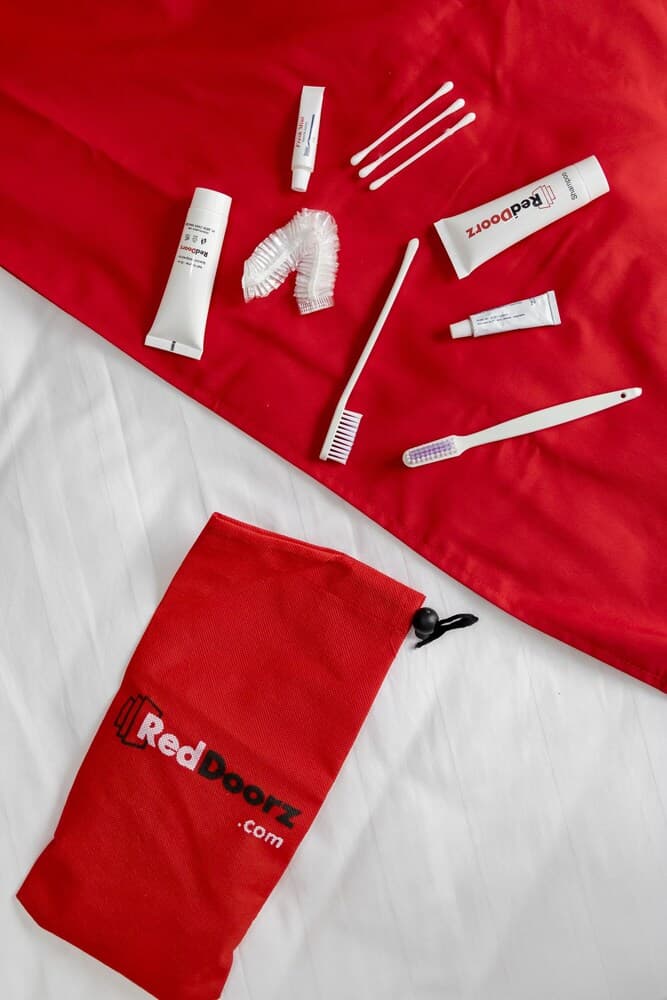 RedDoorz @ Hotel Kusu Kusu