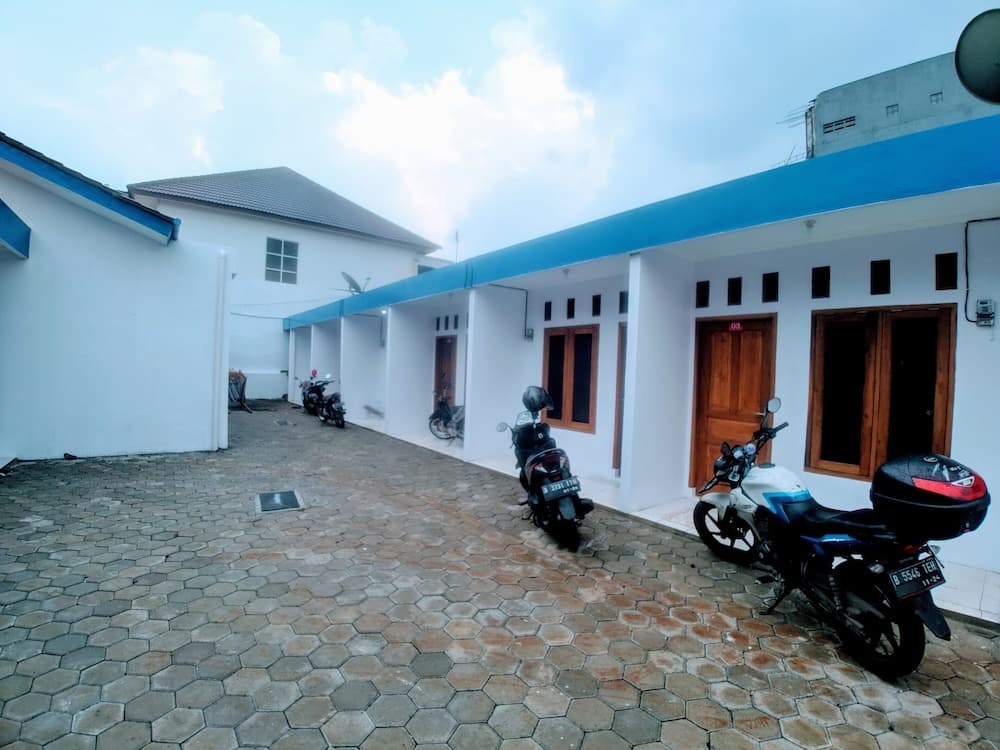 RedDoorz near Exit Toll Jatiwarna 2