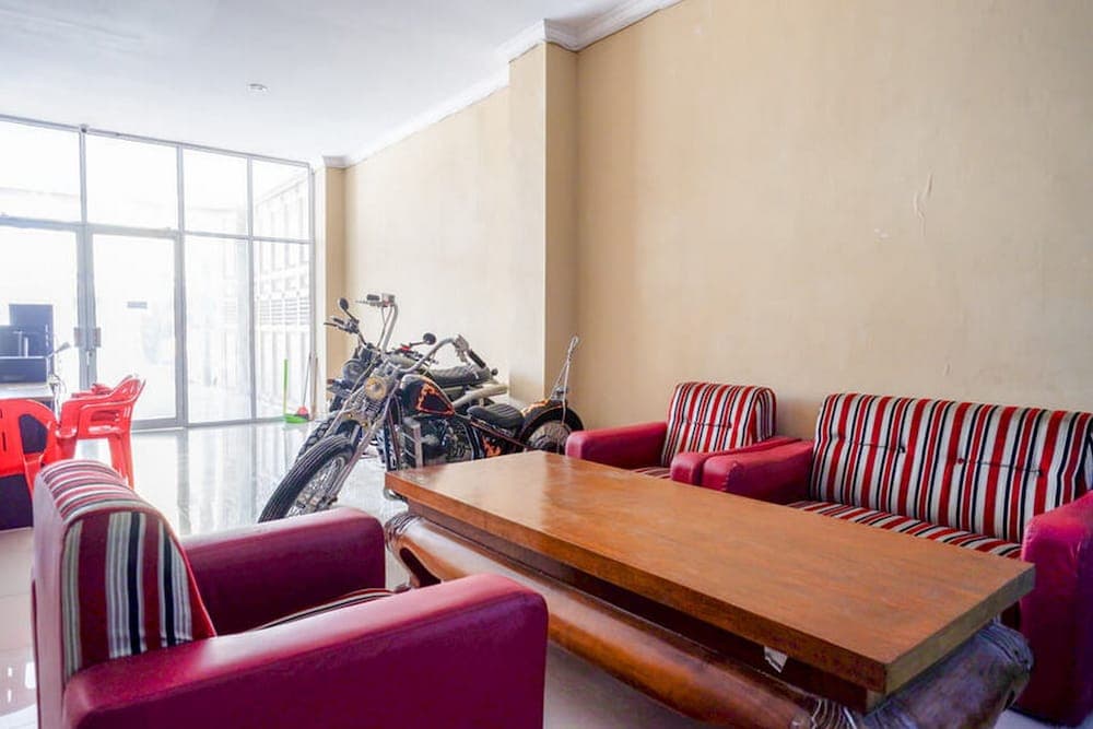 RedDoorz near Hartono Mall Solo