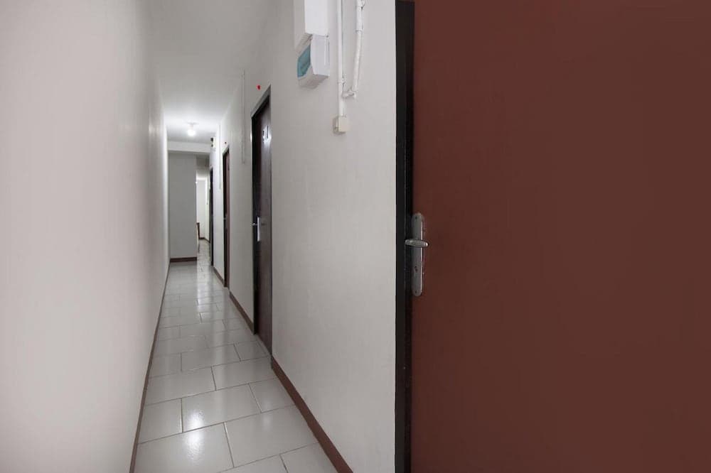 RedDoorz near Riau Junction Mall 2