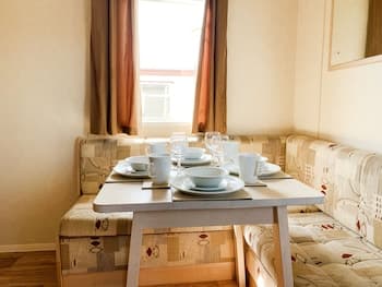 Beautiful 3-bedroom Caravan at Mersea Island