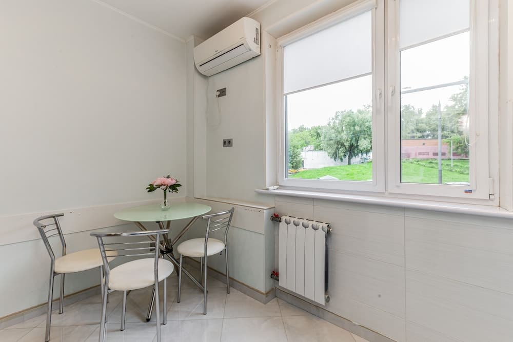 Inndays Apartment on Kahovka