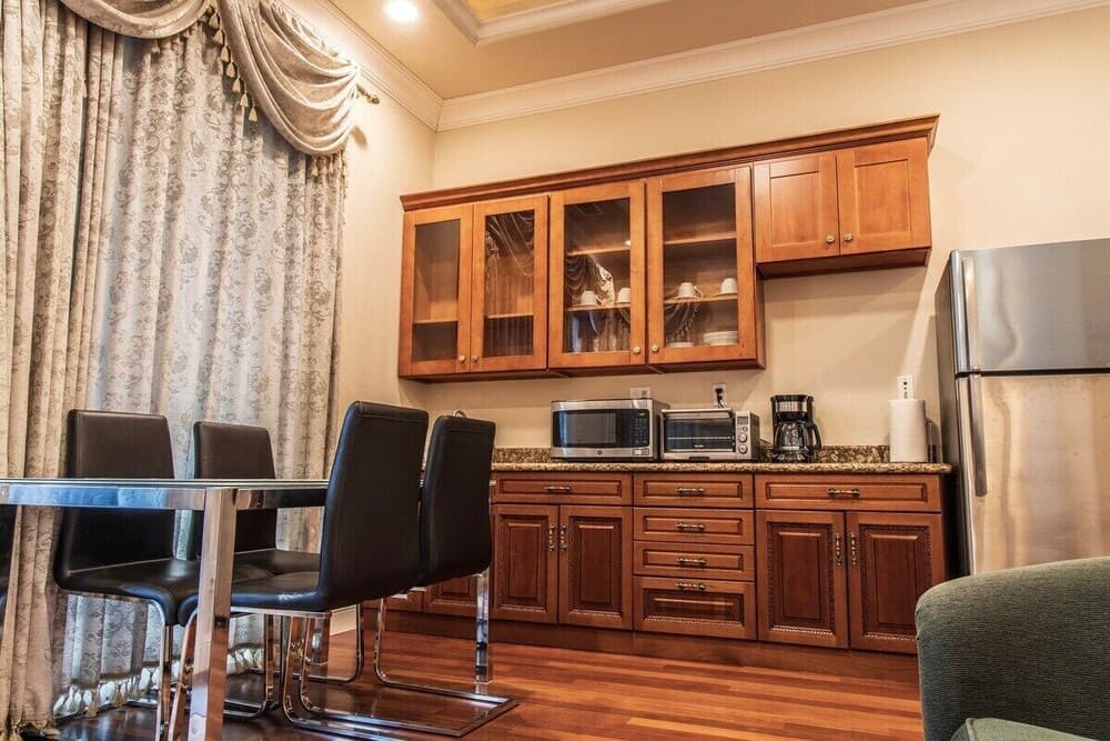 Elegant 1-bedroom Suite in Cupertino