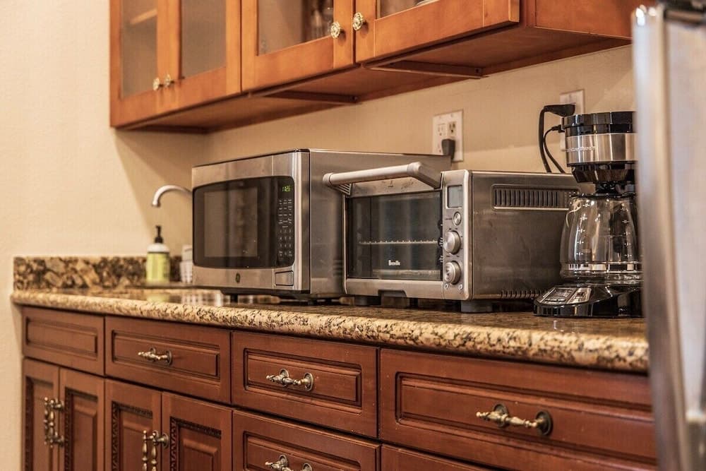 Elegant 1-bedroom Suite in Cupertino