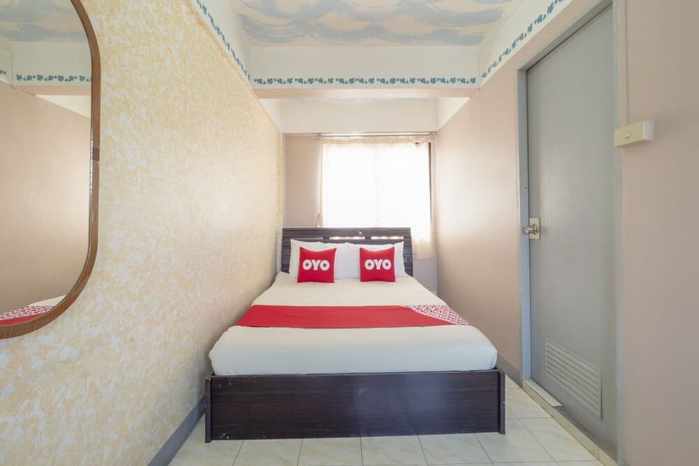 OYO 1152 Hongpak Mint