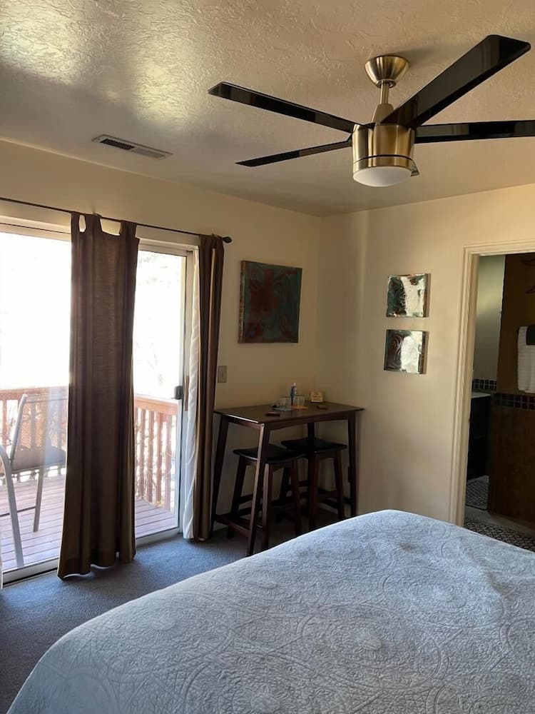 Harvest House Bed & Breakfast