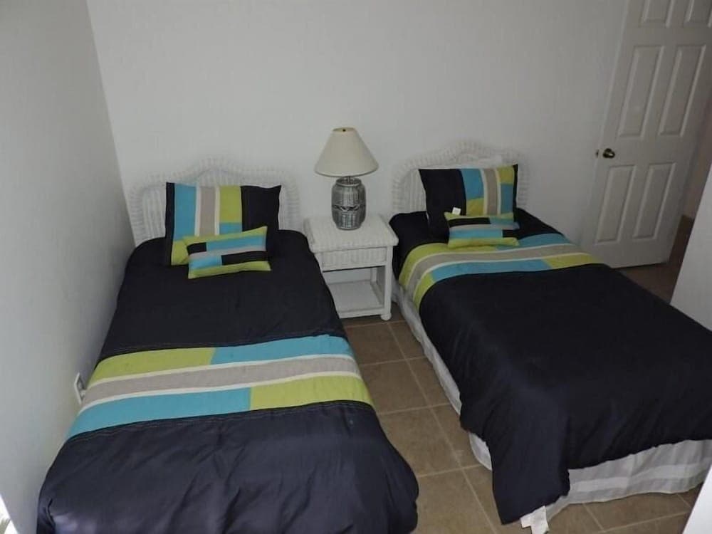 Ref C Luxury 4 Bed Villa on Gated Resort Near Disney