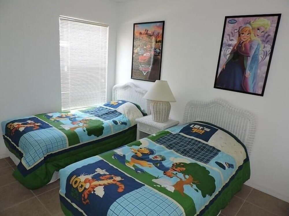 Ref C Luxury 4 Bed Villa on Gated Resort Near Disney