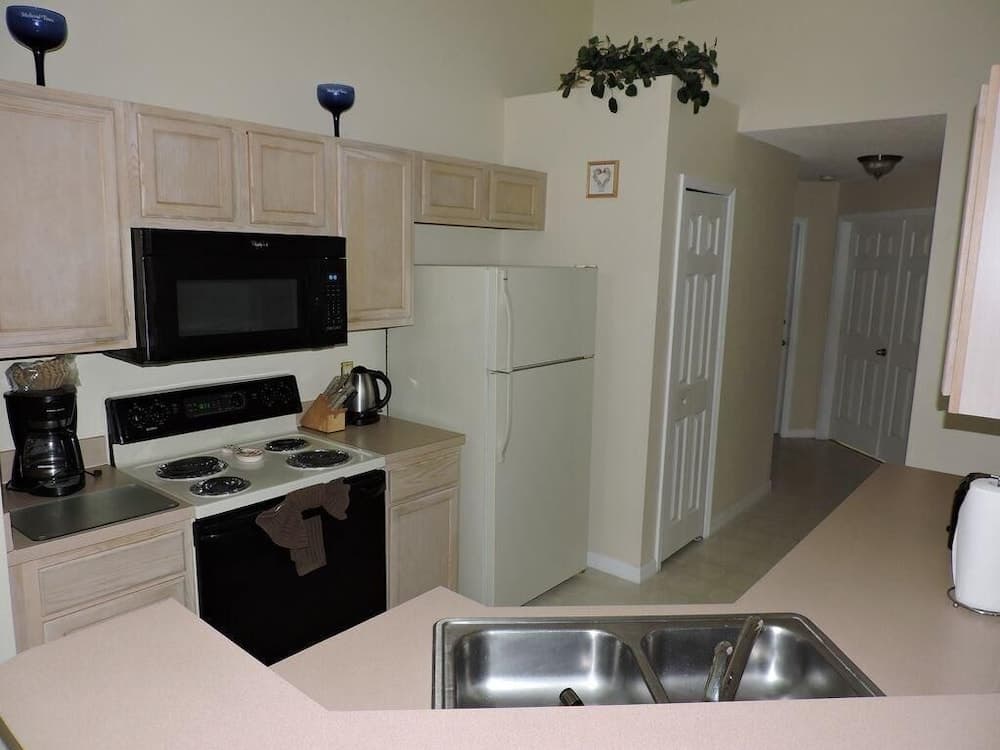 Ref F Luxury 4 Bed Villa own Pool 5 Star Gated Resort