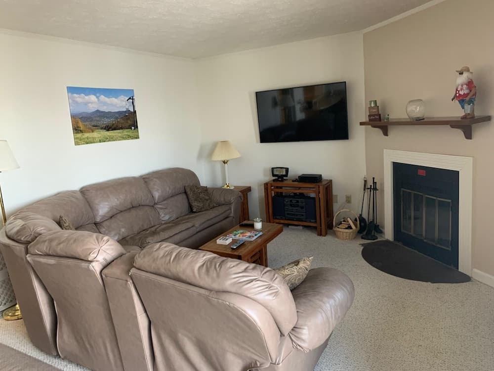 Sugar Ski & Country Club Unit 225 Silver