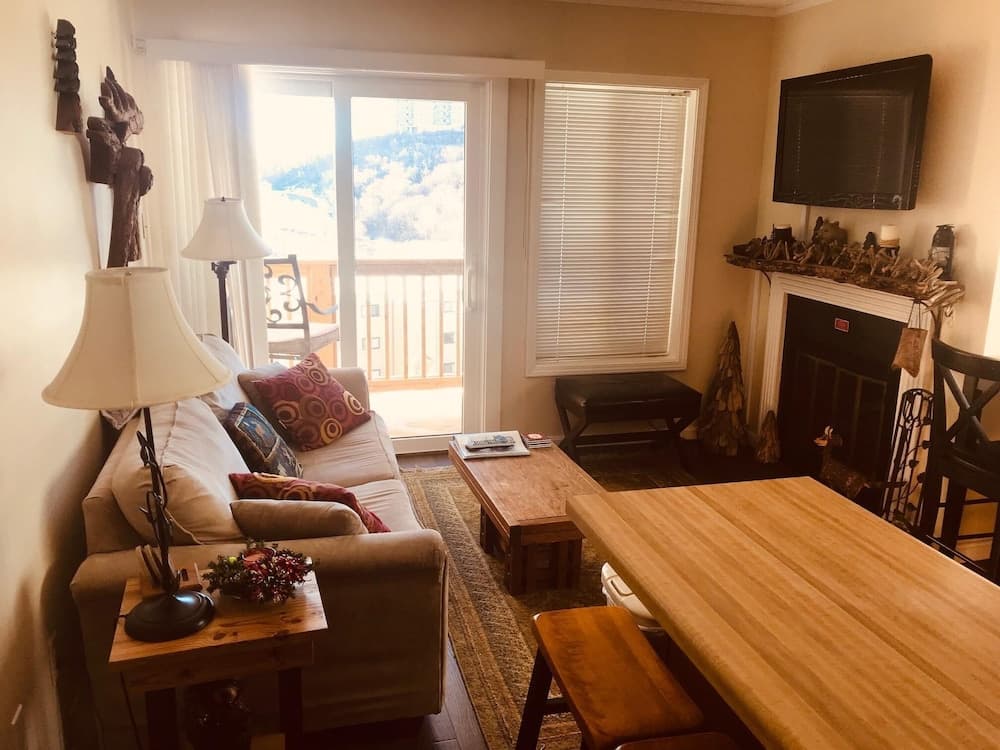 Sugar Ski & Country Club Unit 135 Bronze