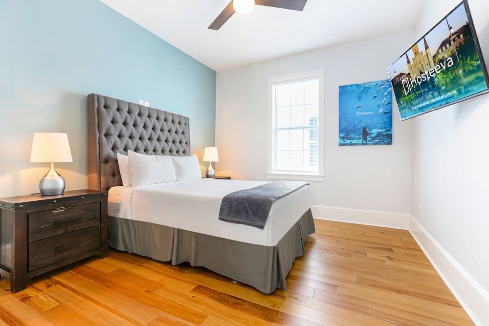 Brand New Condo with Pool - Steps to St Charles Ave