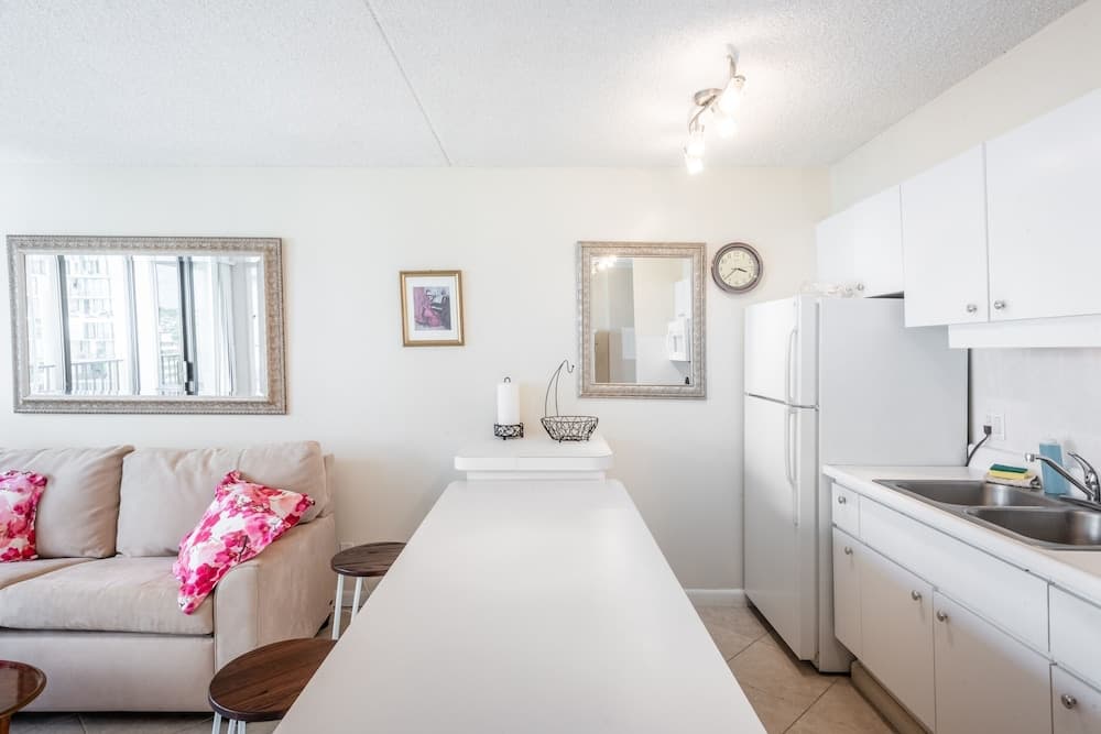 21st Floor Condo With View of Ko'olau Mountains and the Ala Wai Canal by Koko Resort Vacation Rentals