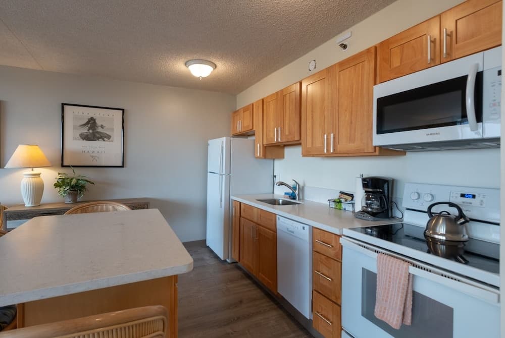 Updated Waikiki Condo with Mountain Views - 22nd floor, Free parking & WiFi by Koko Resort Vacation Rentals