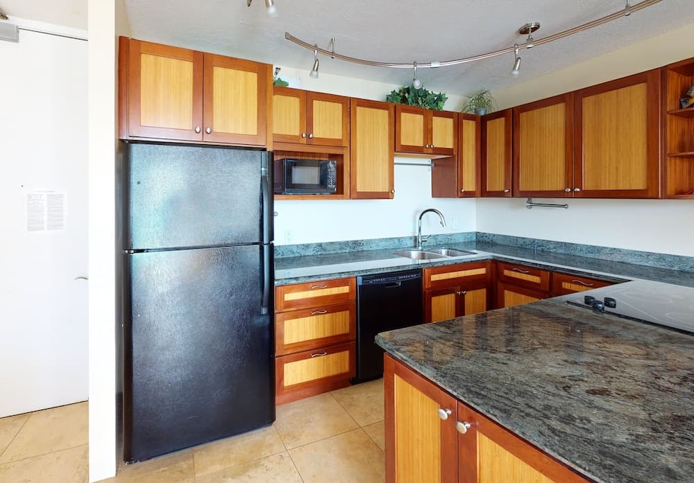 36th Floor Deluxe Ocean View Condo with Free Parking & Wifi by Koko Resort Vacation Rentals