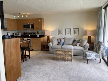 King Suite With Pool View by Redawning