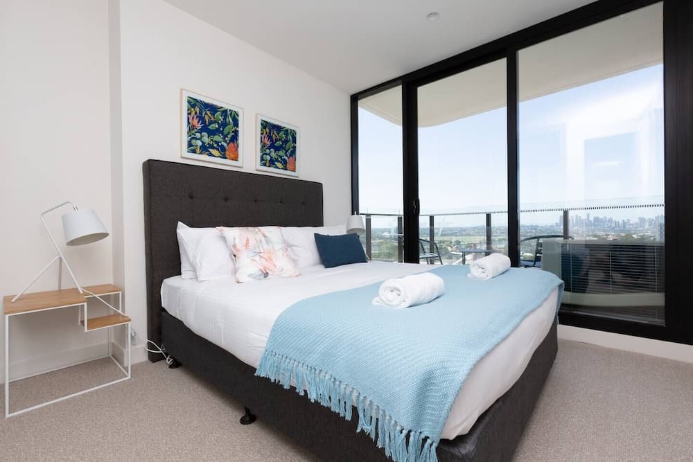 The Lively City 2bed 2 Bath APT @footscray