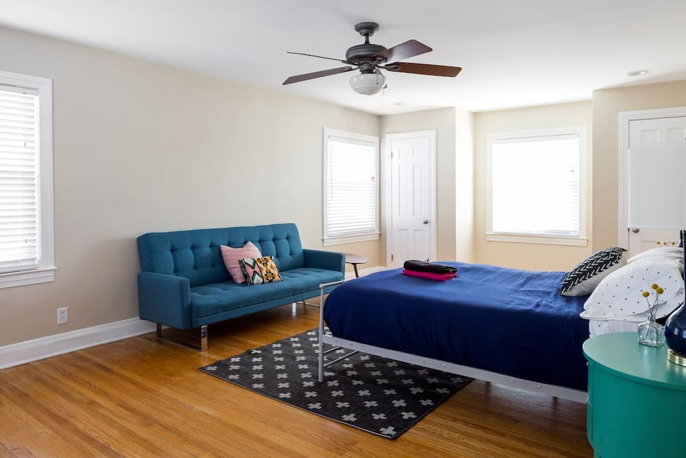 Spacious 6BR /2.5 Bath in Highlands!