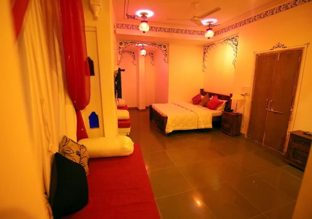 Hotel Dhola Ghat Haweli