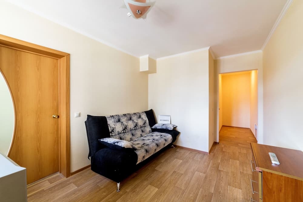 Komsomolskaya 15 - 46