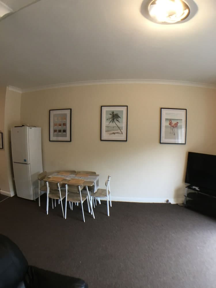 Blackberry House - Sleeps 6 with Parking and Netflix TV