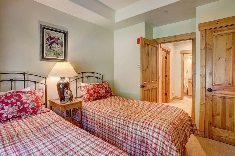 Mountain Thunder 202 2 Bedroom Townhouse by Redawning