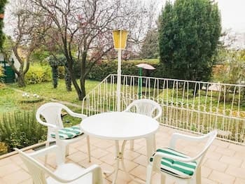 Lovely House - Double Bed, Parking