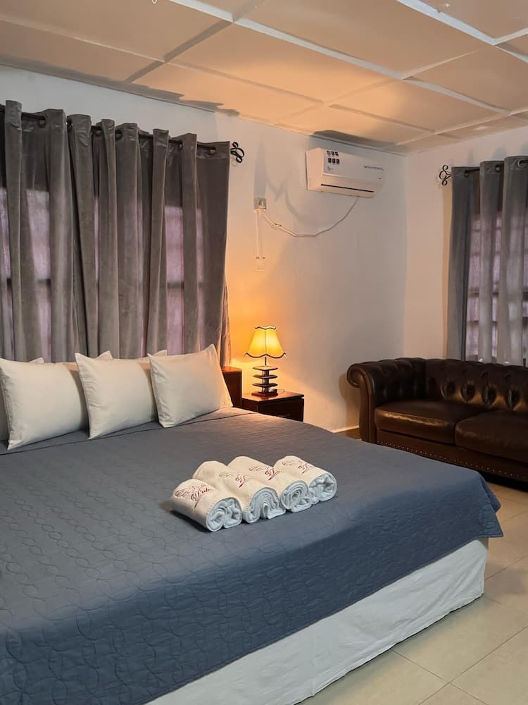 Paloma Guest House & Restaurant