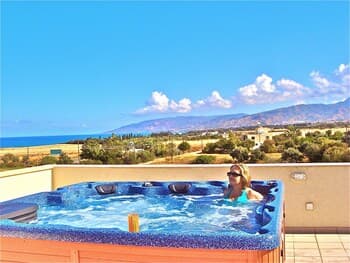 Stunning 2-bed Apartment in Poli Crysochous