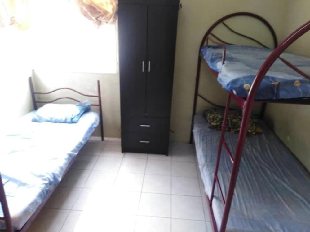 Dorm Melati Pak Abu - Hostel