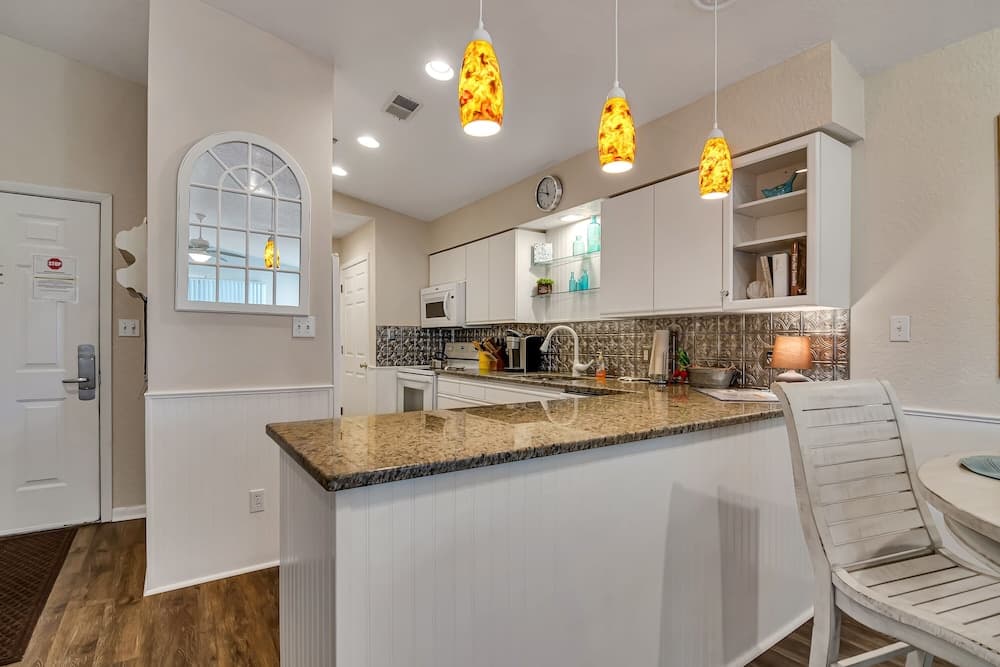 Golden Getaway 2 Bedroom Condo by RedAwning