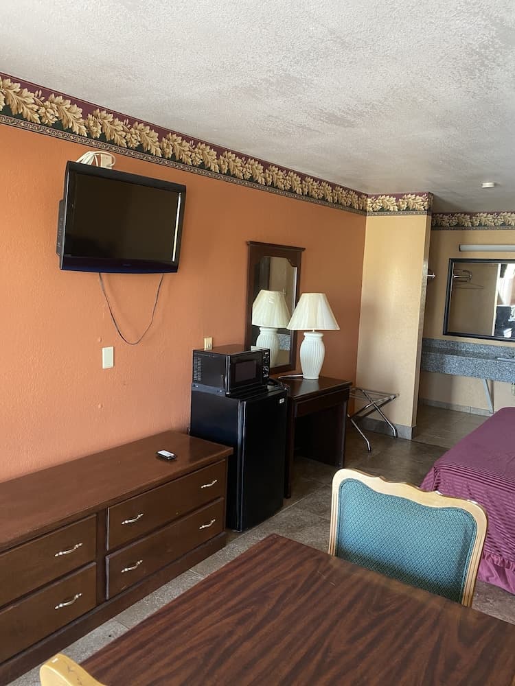 Executive Inn and Suites