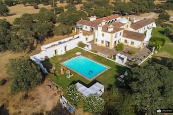 Rosa Estates: The Farmhouse & Stables