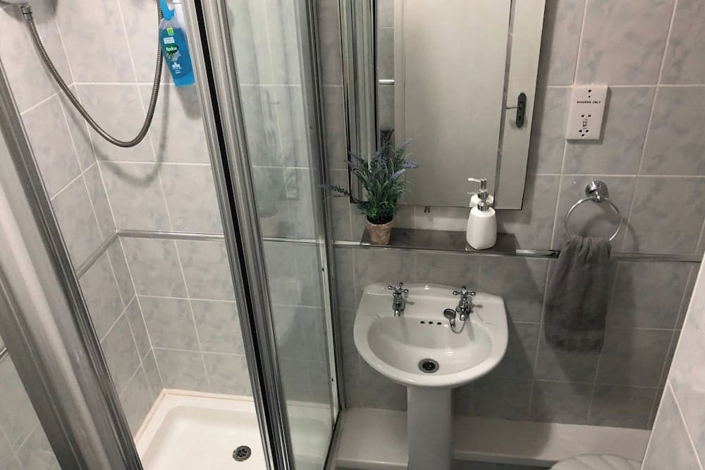 Stunning Beach Front Apartment in Caswell Swansea