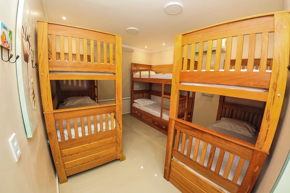 Arenna 7 Hostel & Studios