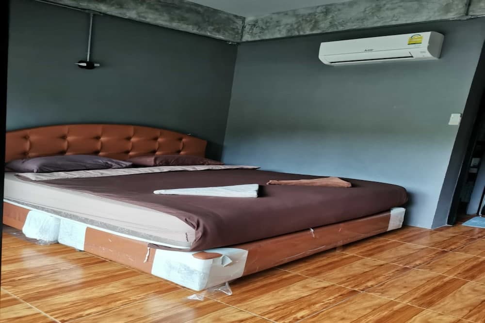 OYO 1167 Ban Pa Rim Khuean